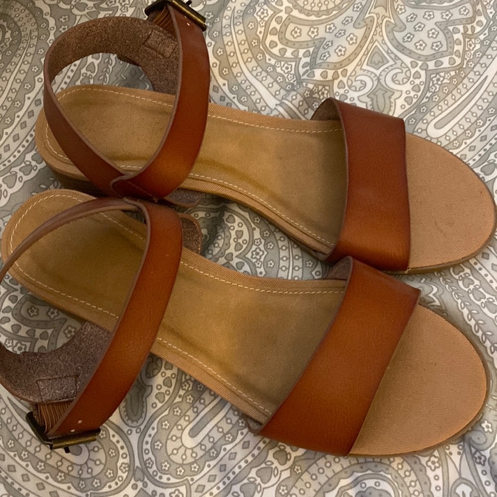 Ladies buckle sandals with an inch and a half heel size 7 1/2